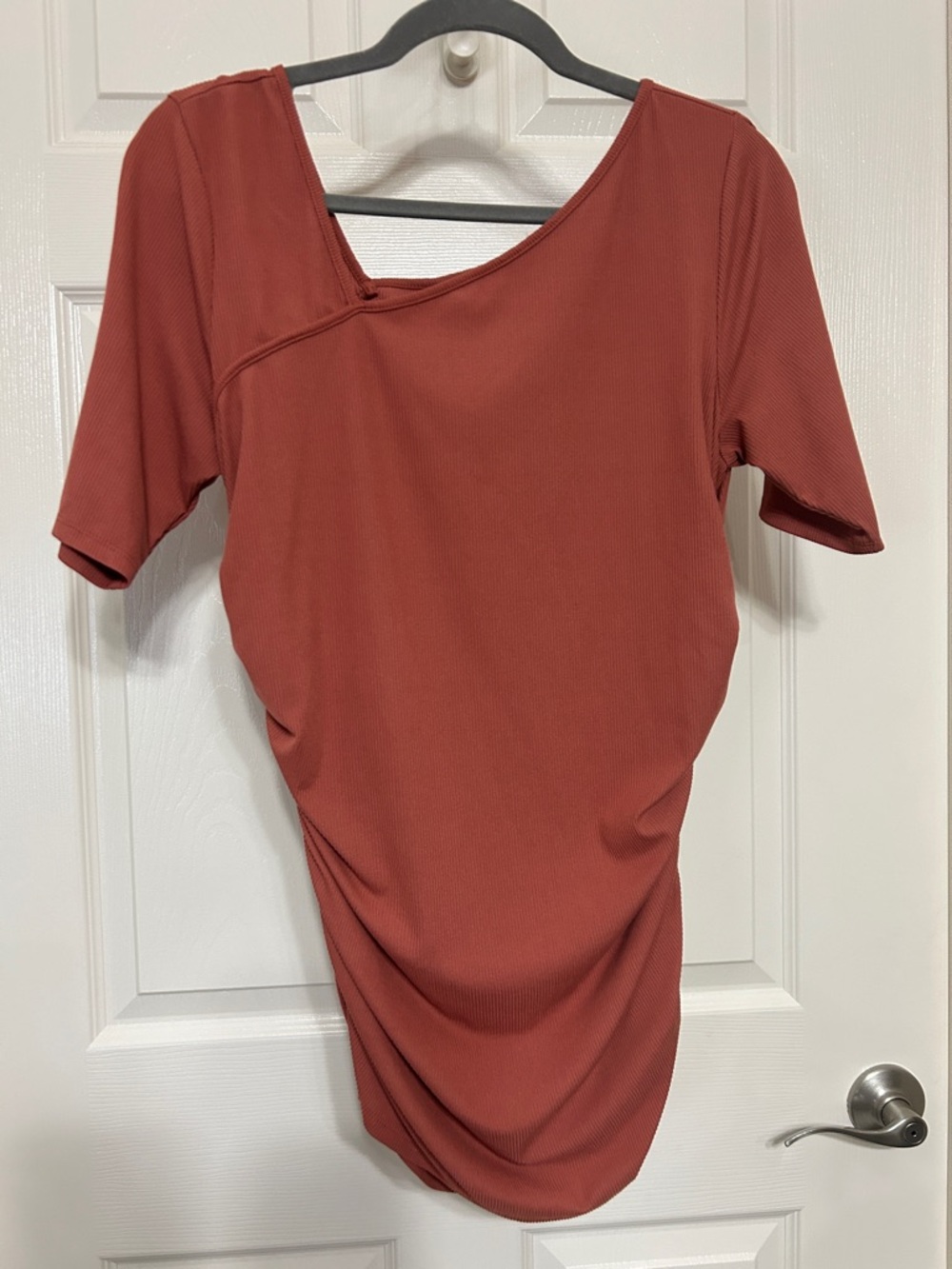 Nine West Asymmetrical Neckline Ruched Short Sleeve Tunic in Rust - Large